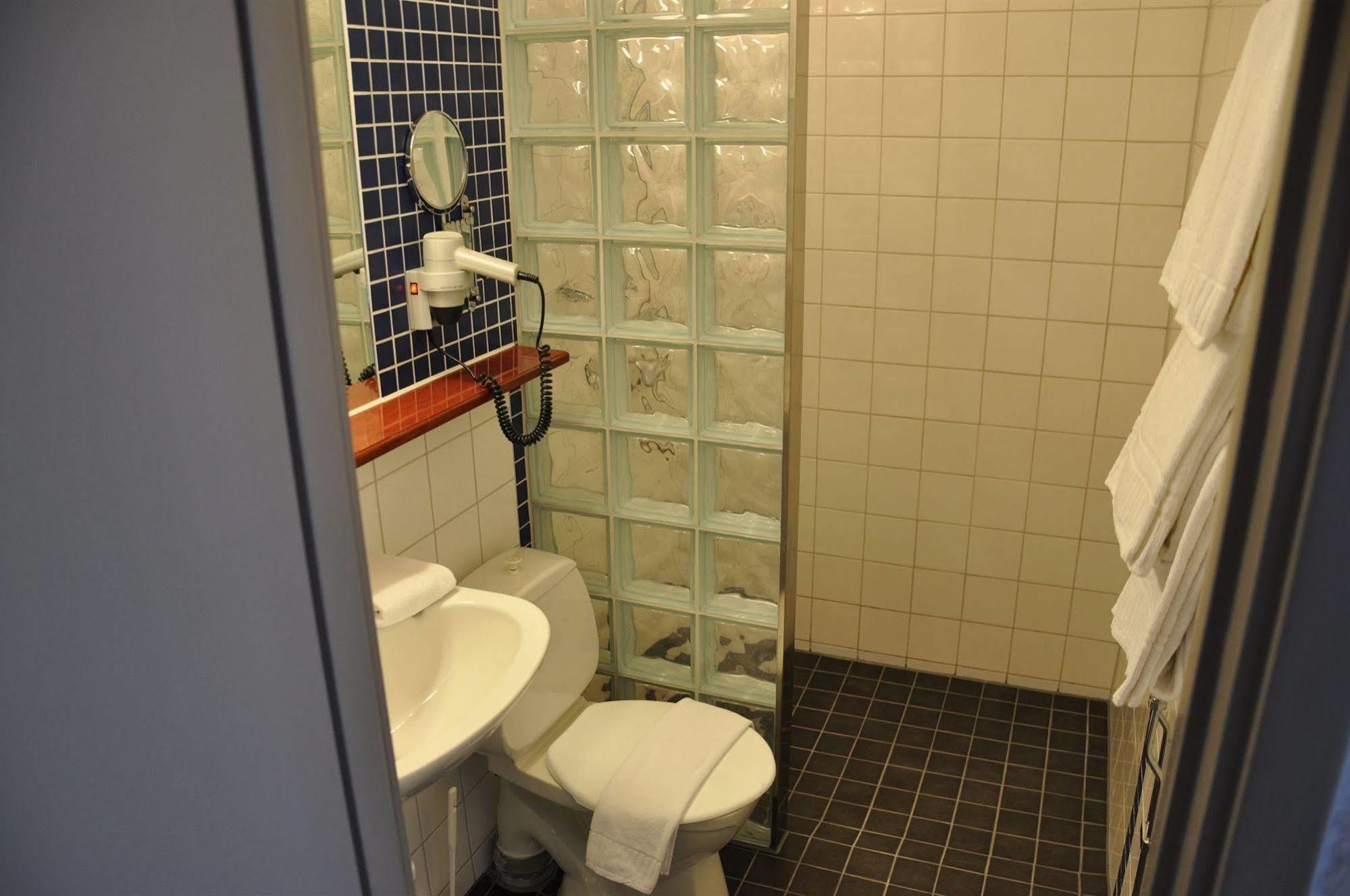 Strand Hotell Vänersborg Esterno foto